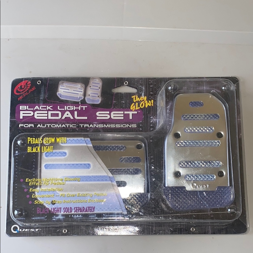 Redline Black Light Pedal Set